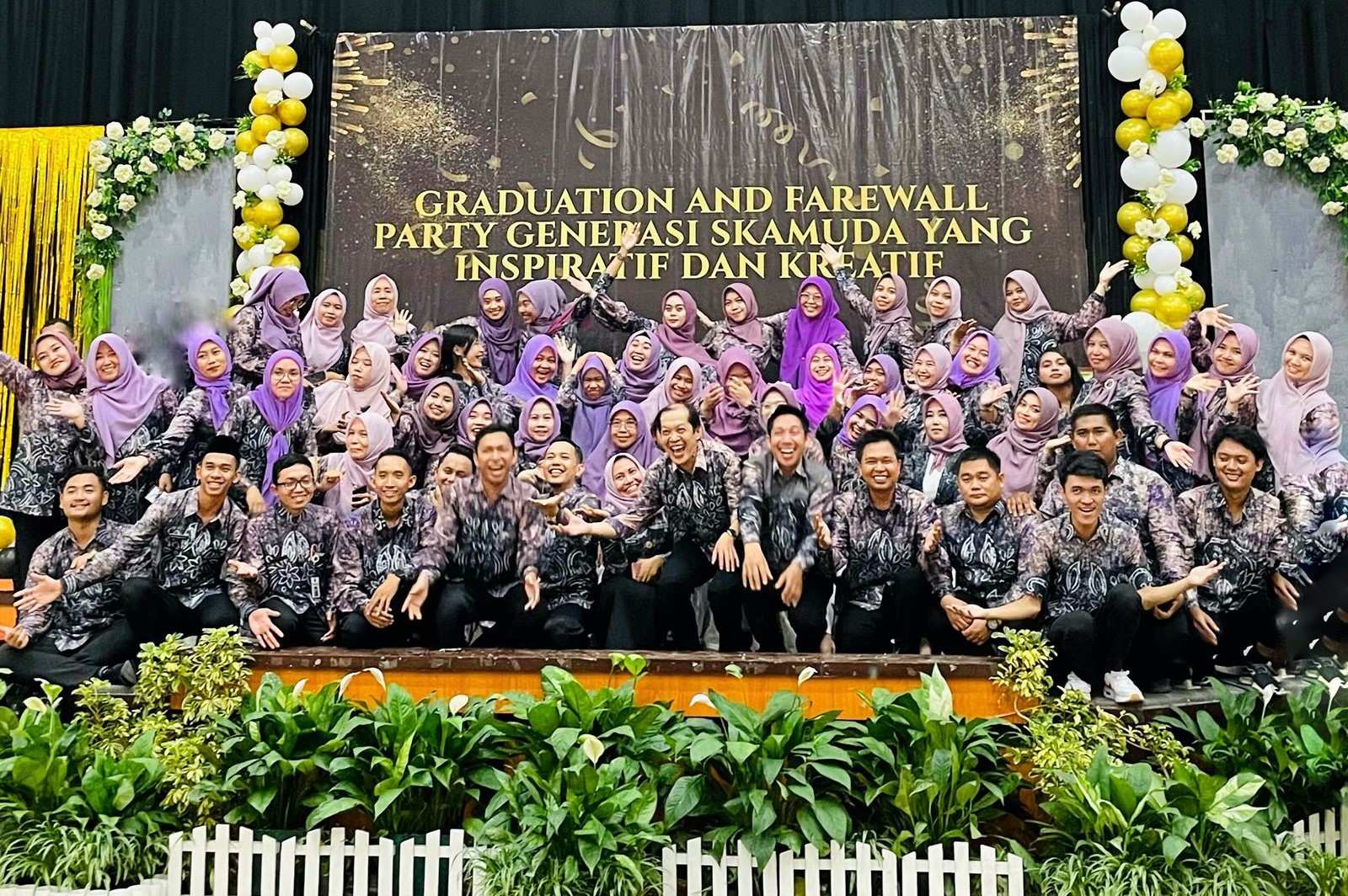 Read more about the article Pengukuhan dan Perpisahaan Siswa Kelas XII Tahun Ajaran 2022/2023